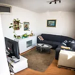 Luka Apartman *